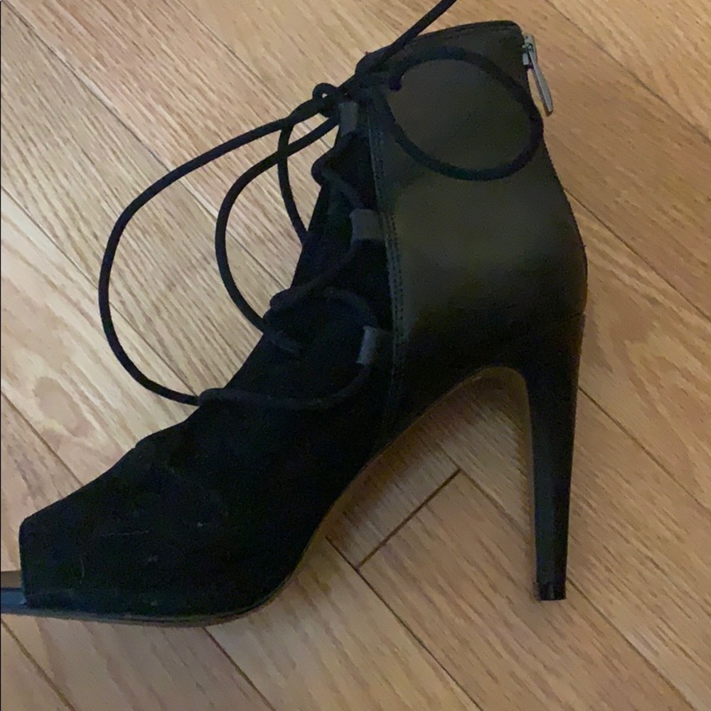 Heels - Picture 2 of 4